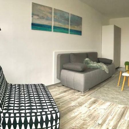 Central Apartments Веспрем Экстерьер фото