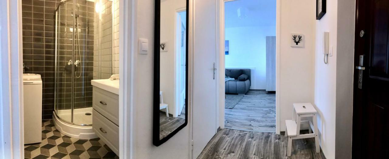 Central Apartments Веспрем Экстерьер фото