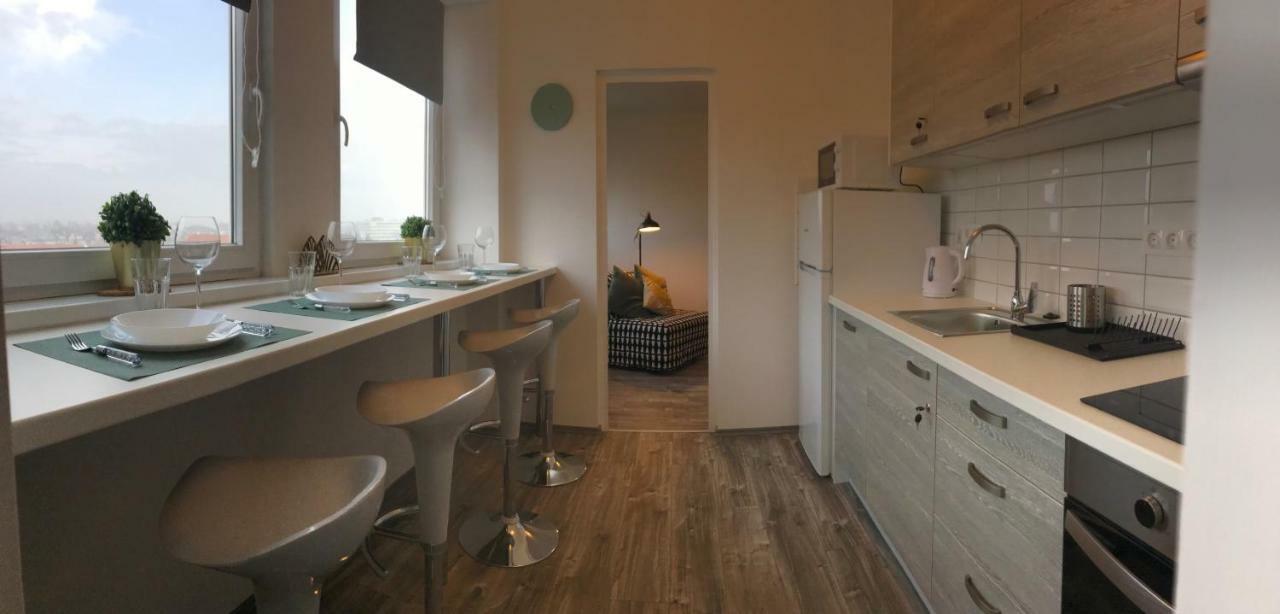 Central Apartments Веспрем Экстерьер фото