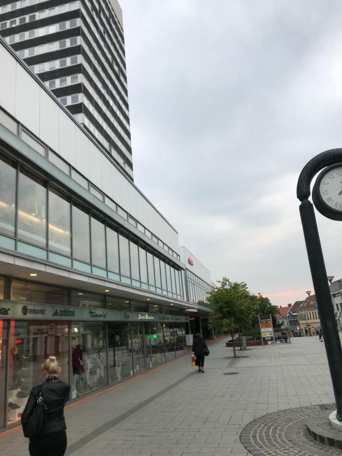 Central Apartments Веспрем Экстерьер фото